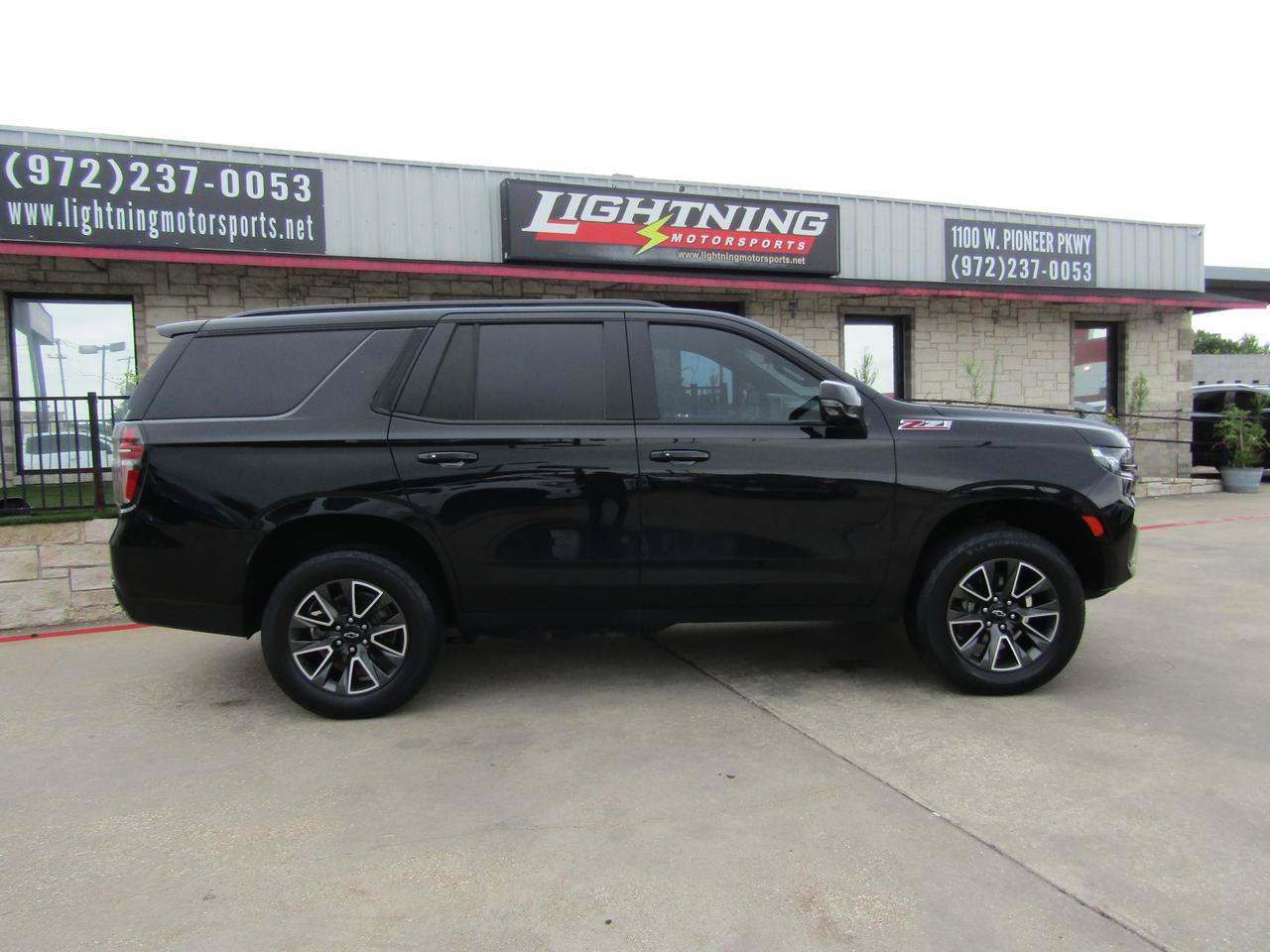 Used 2021 Chevrolet Tahoe Z71 w/ Z71 Off-Road Package AWD/4WD image 5