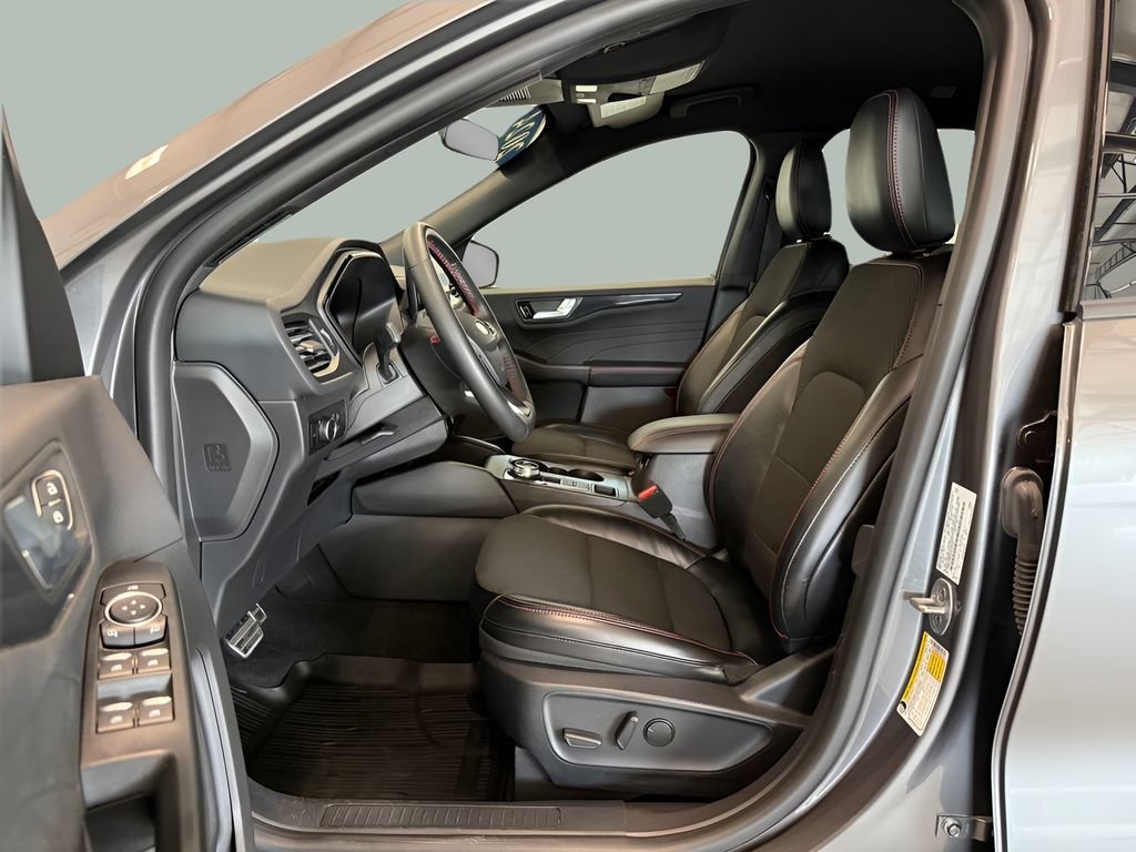 Used 2024 Ford Escape ST-Line w/ Tech Pack #1 AWD/4WD image 13