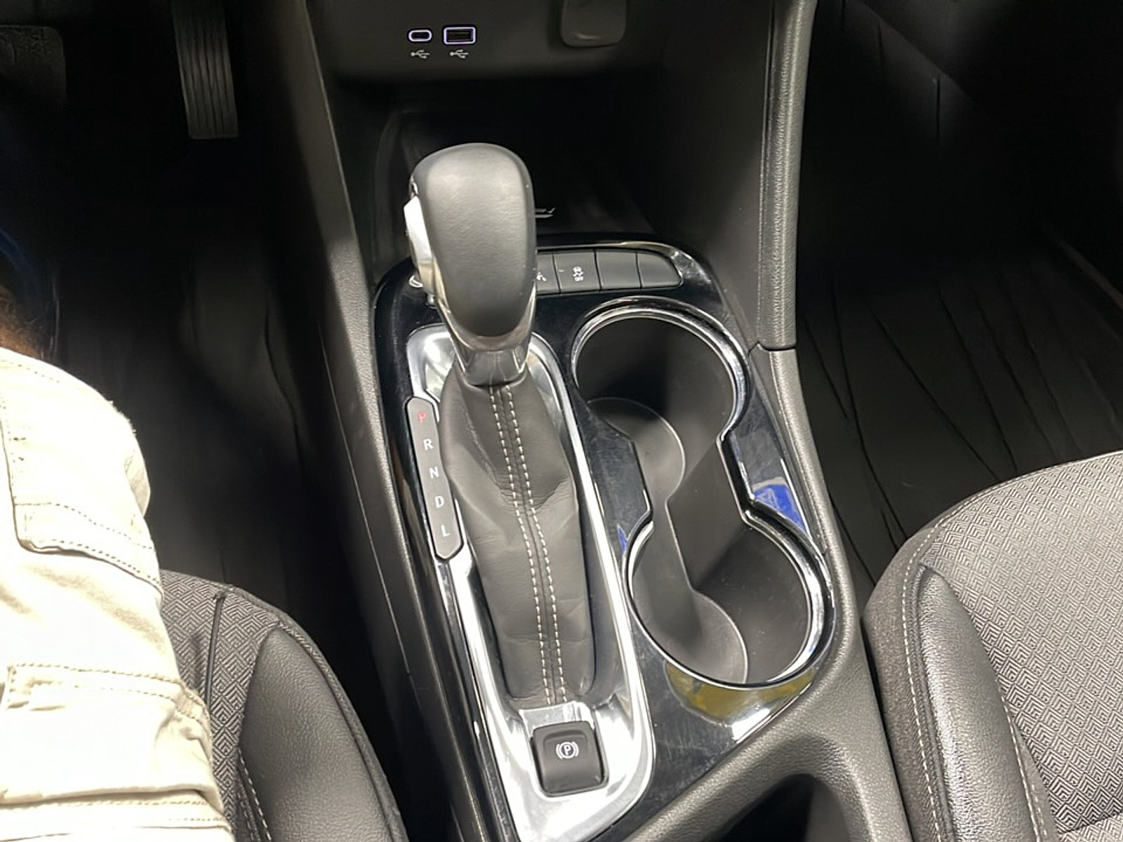 Used 2024 Buick Encore GX Preferred w/ Advanced Technology Package FWD image 12