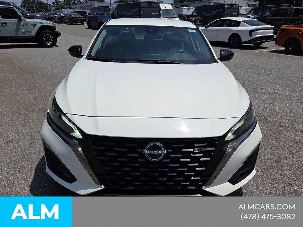 Used 2025 Nissan Altima 2.5 SR FWD image 3