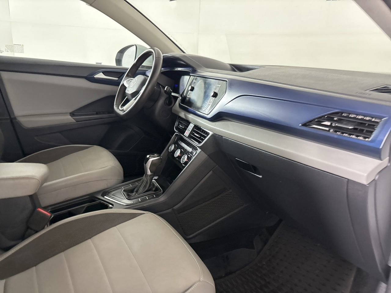 Used 2023 Volkswagen Taos SE w/ Panoramic Sunroof Package image 29