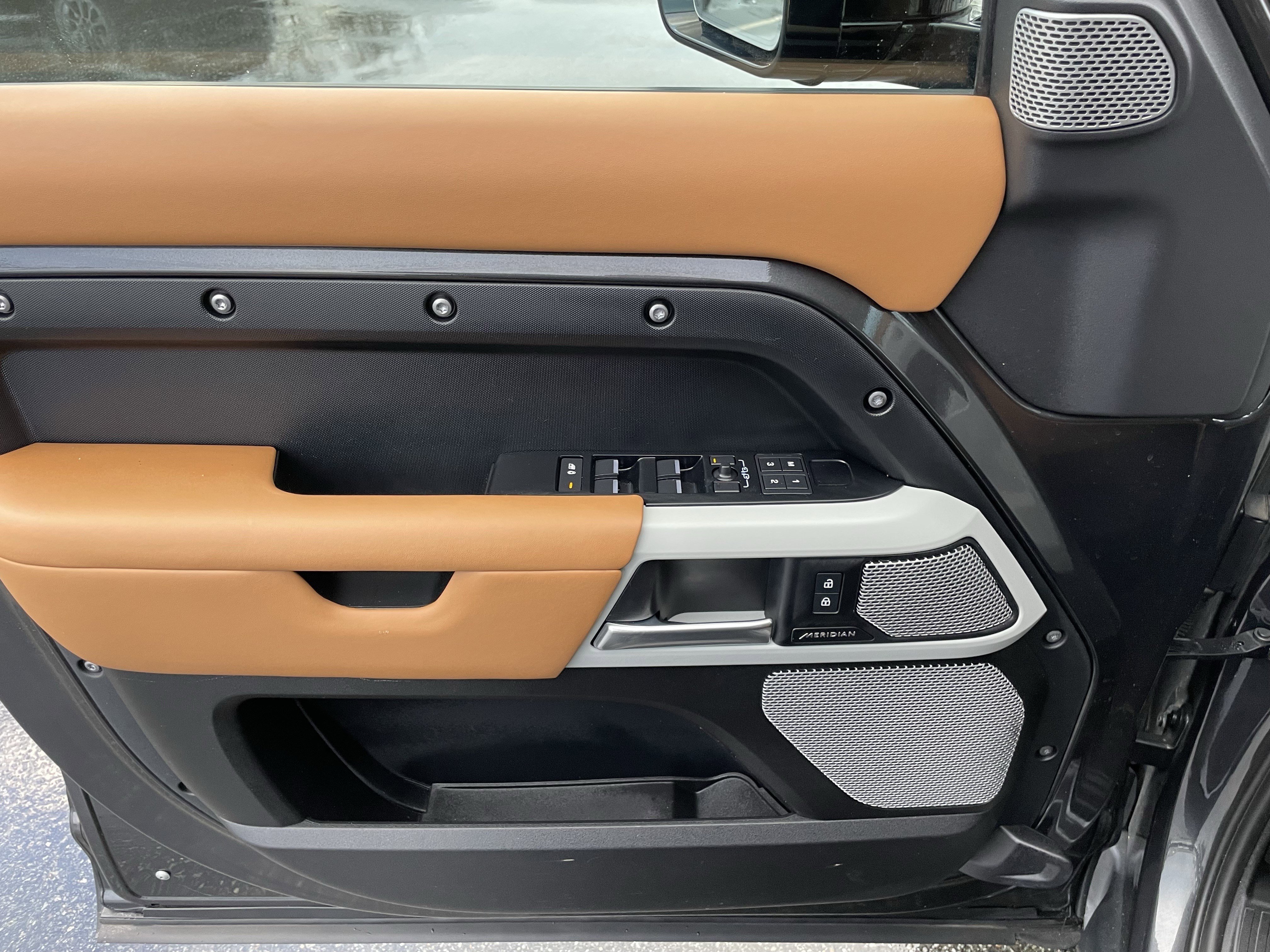 Used 2023 Land Rover Defender 130 First Edition image 12