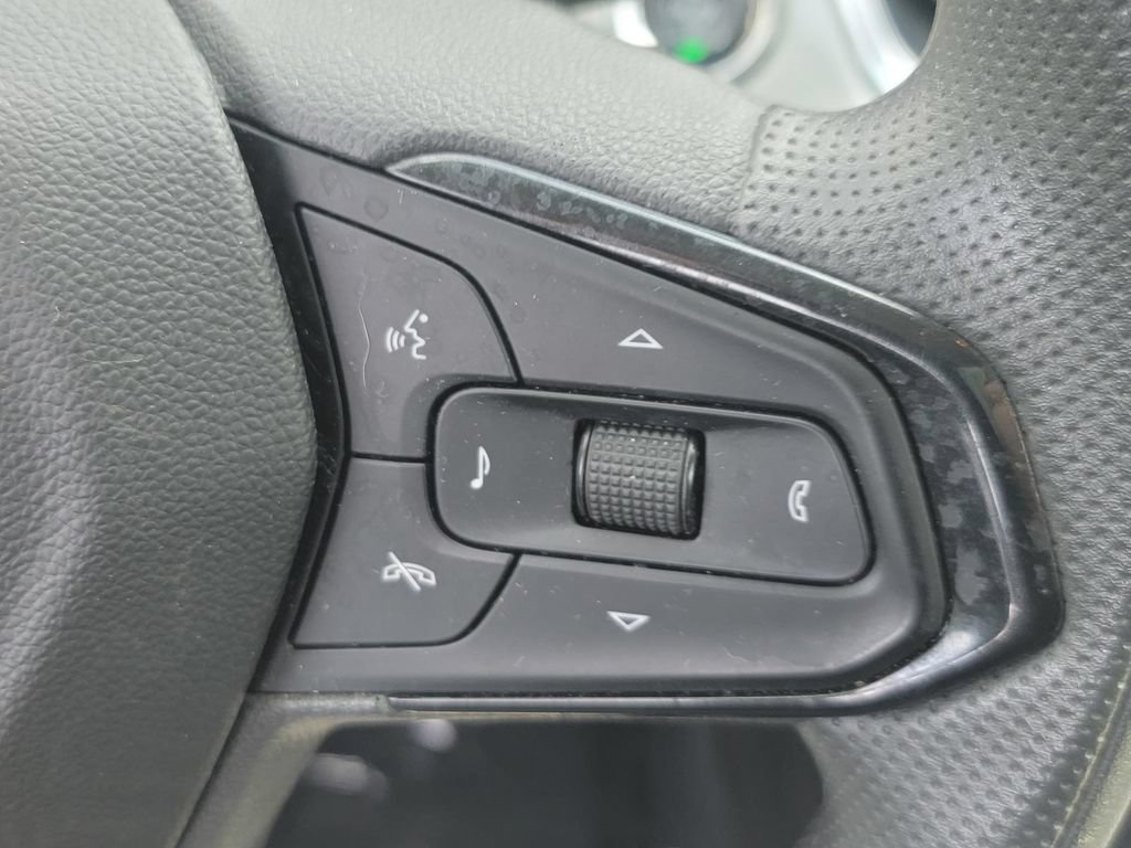 Used 2025 Chevrolet Trax LT FWD image 23
