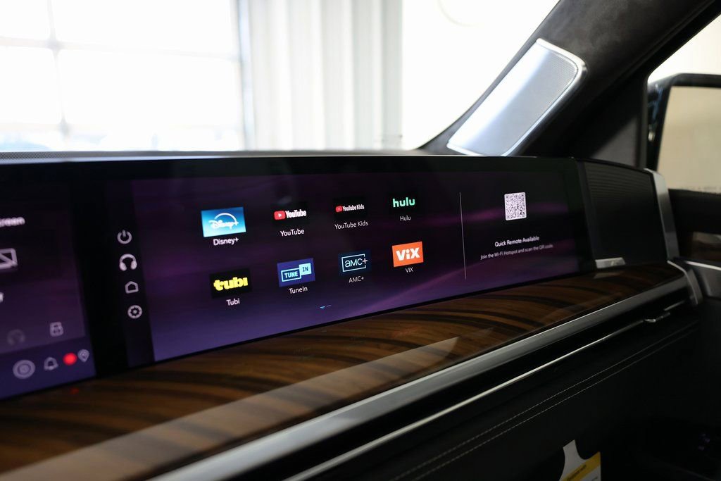 Used 2026 Cadillac Escalade Platinum Sport w/ LPO, Floor Liner Package image 43