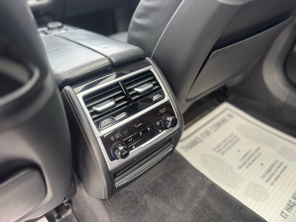 Used 2018 BMW 750i xDrive image 31