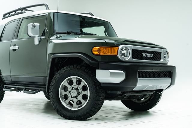 Used 2014 Toyota FJ Cruiser 4WD w/ Upgrade Package image 4