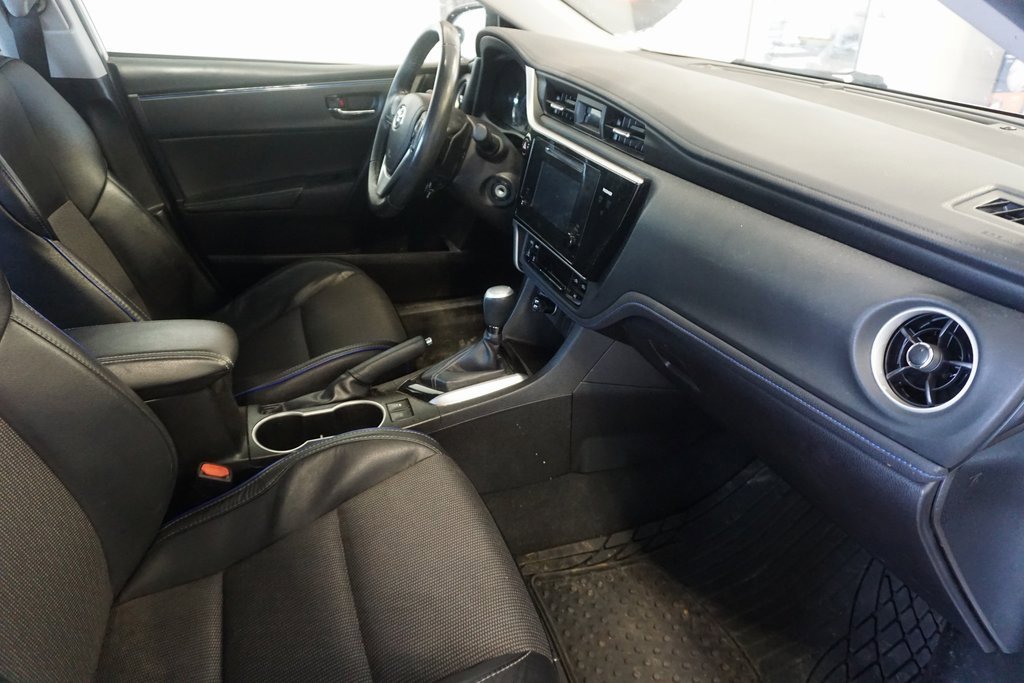 Used 2017 Toyota Corolla SE image 19