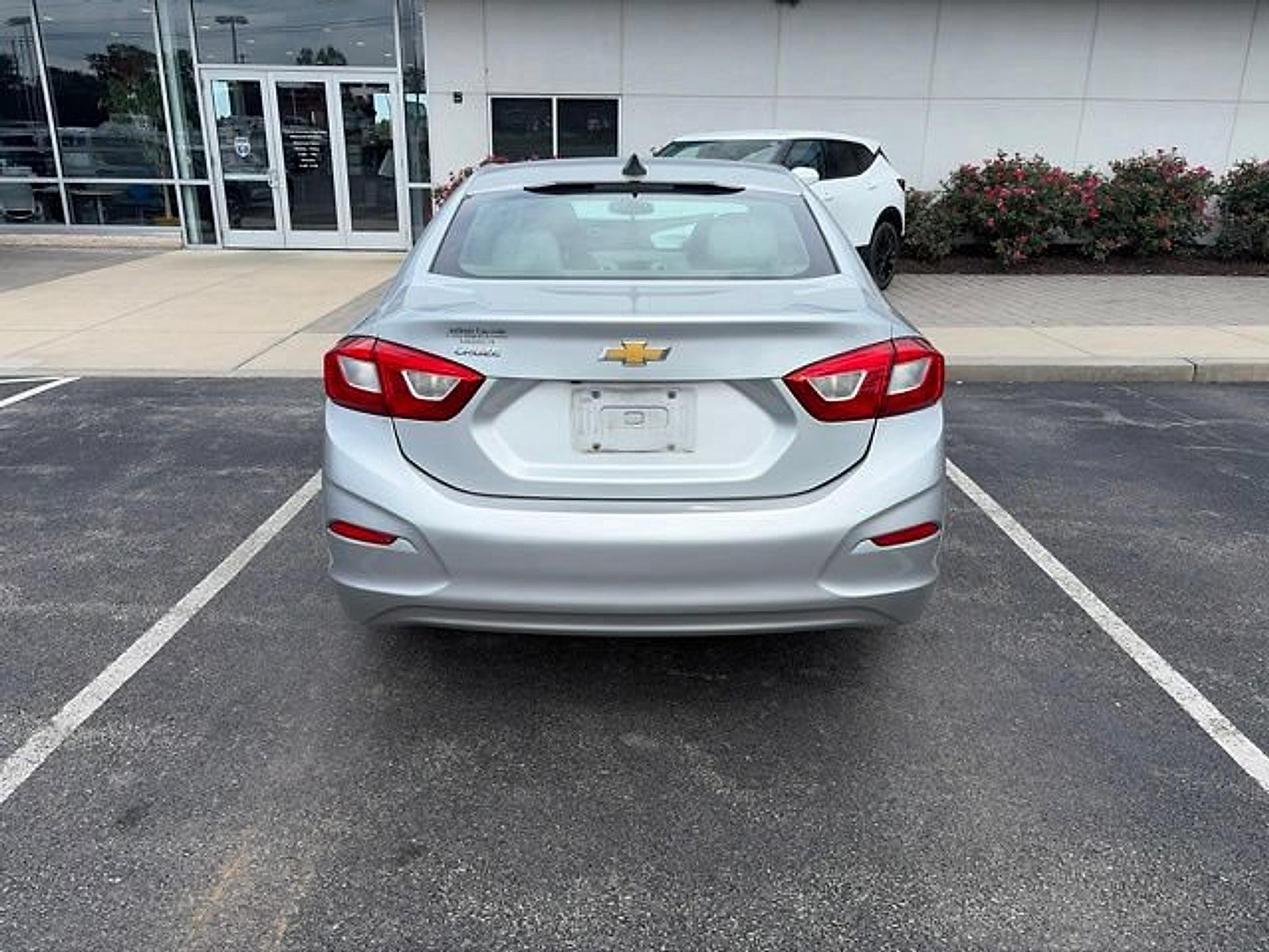 Certified 2017 Chevrolet Cruze LS FWD image 10
