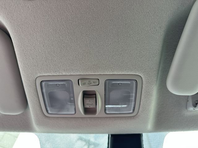 Used 2025 Hyundai Venue SEL image 25