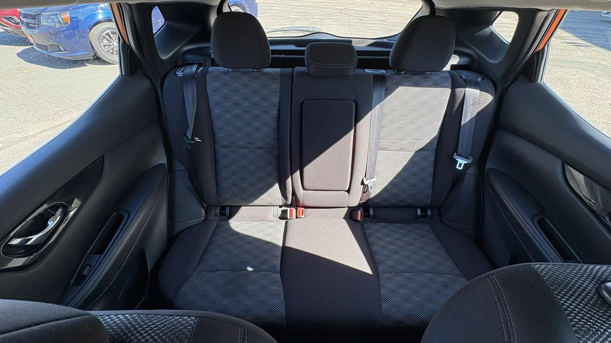 Used 2017 Nissan Rogue Sport SV w/ SV Premium Package image 29