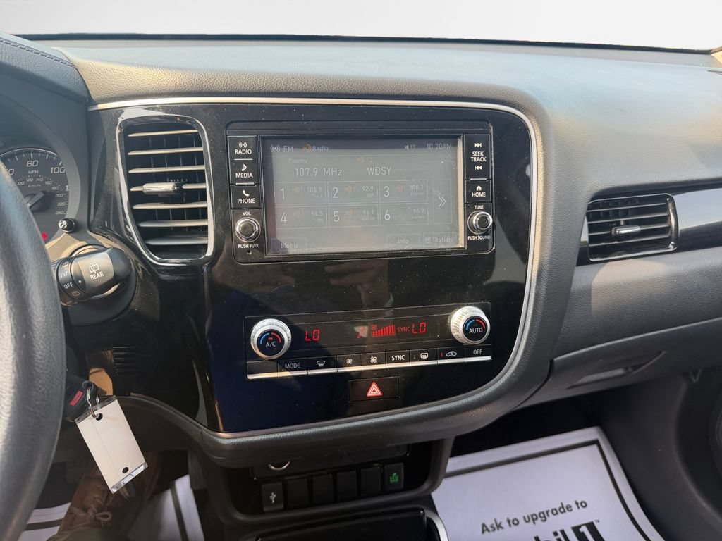 Used 2020 Mitsubishi Outlander SE AWD/4WD image 22