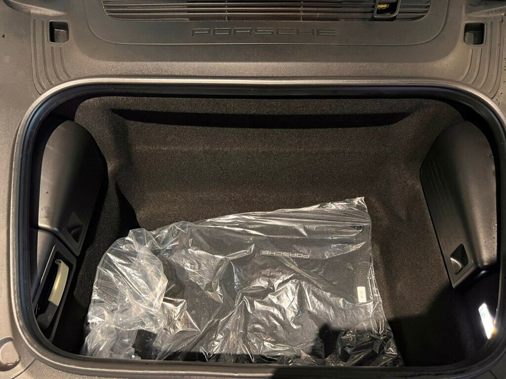 Used 2025 Porsche 718 Cayman w/ Sport Chrono Package image 29