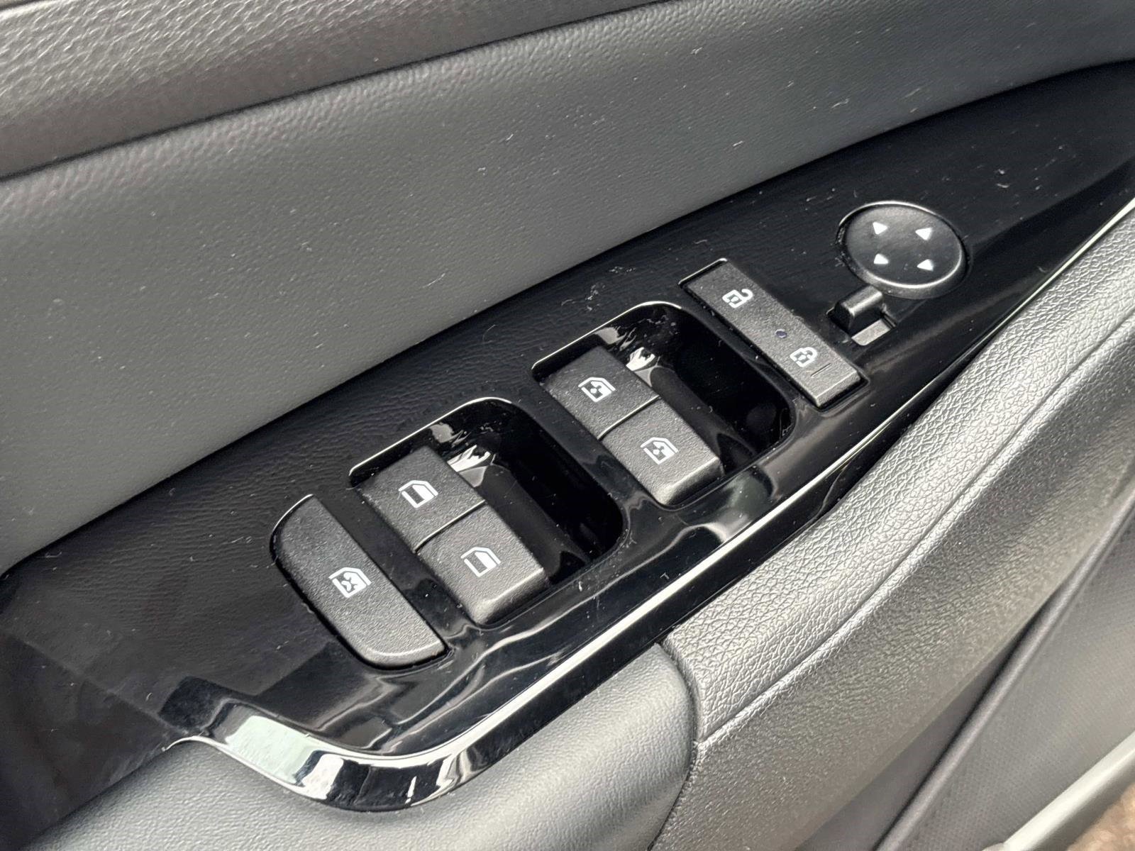 Used 2023 Kia Sportage EX image 24