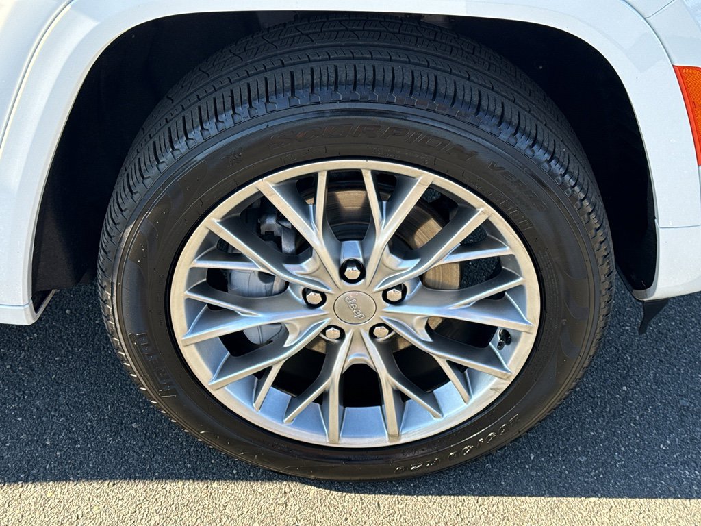 Used 2025 Jeep Grand Cherokee Summit image 35