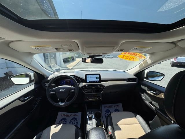 Used 2022 Ford Escape Titanium w/ Titanium Elite Package image 10