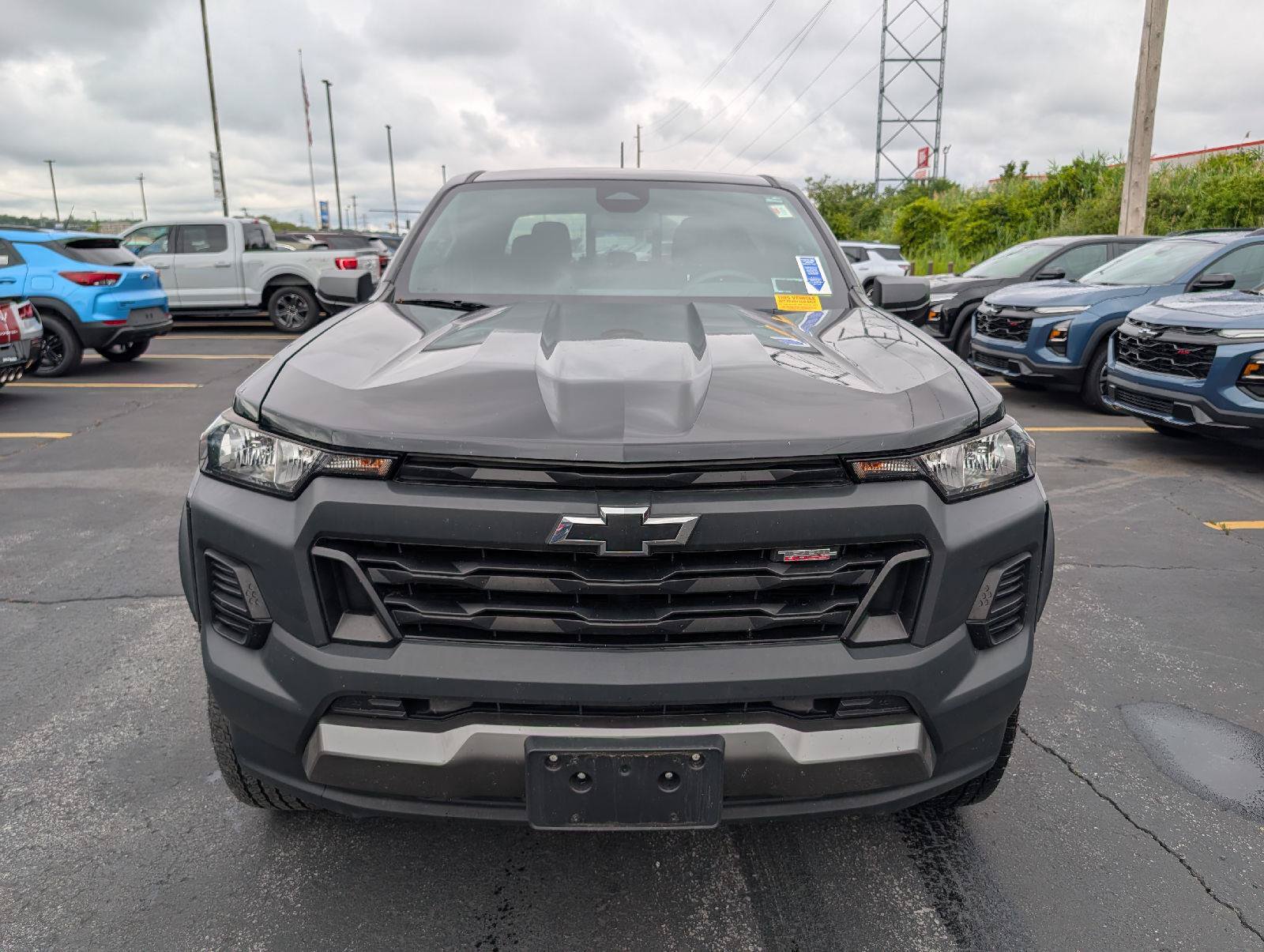 Used 2024 Chevrolet Colorado Trail Boss w/ Advanced Trailering Package AWD/4WD image 2