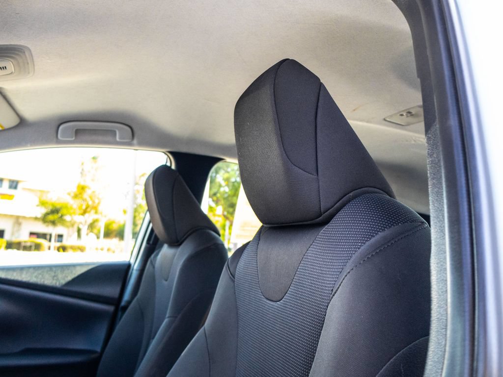 Used 2019 Toyota Prius L Eco w/ Carpet Mat Package FWD image 14