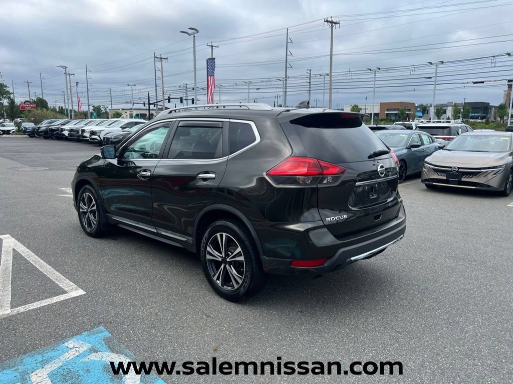 Used 2017 Nissan Rogue SL w/ SL Premium Package AWD/4WD image 5