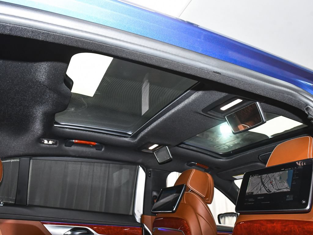 Used 2022 BMW ALPINA B7 xDrive w/ Luxury Rear Seating Package AWD/4WD image 85