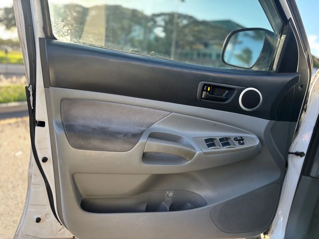 Used 2006 Toyota Tacoma PreRunner RWD image 13