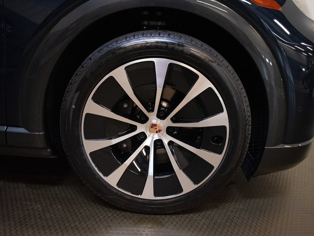 New 2026 Porsche Cayenne Electric AWD/4WD image 16