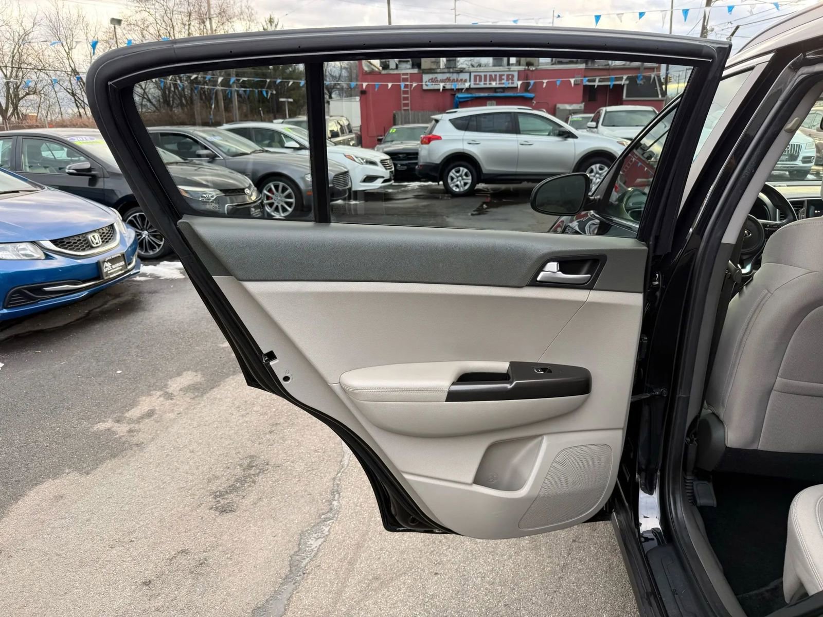 Used 2017 Kia Sportage LX w/ LX Popular Package image 37