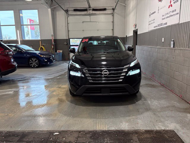 Used 2024 Nissan Rogue SV AWD/4WD image 5