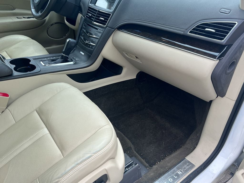 Used 2016 Lincoln MKT AWD w/ Equipment Group 201A image 18