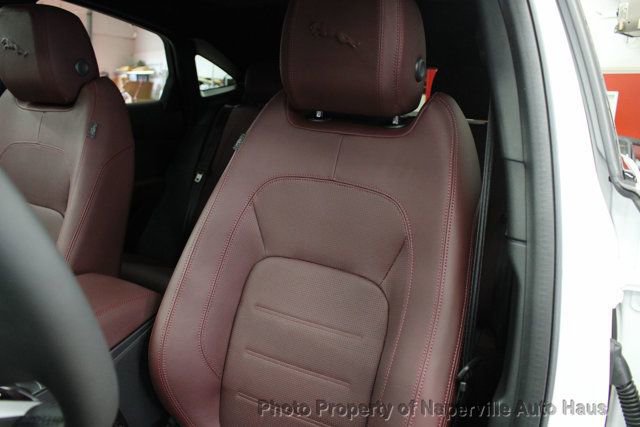 Used 2024 Jaguar E-PACE R-Dynamic SE image 19