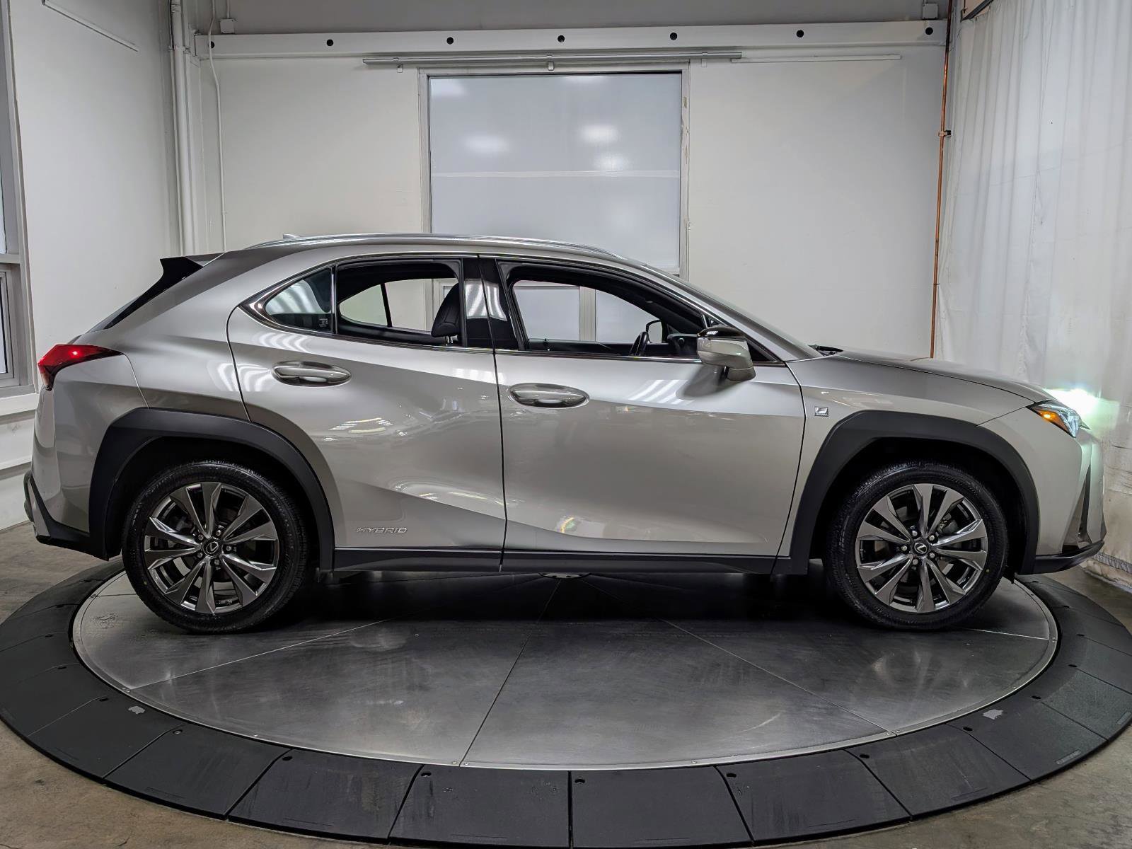 Used 2019 Lexus UX 250h F Sport w/ F Sport Premium Package image 10