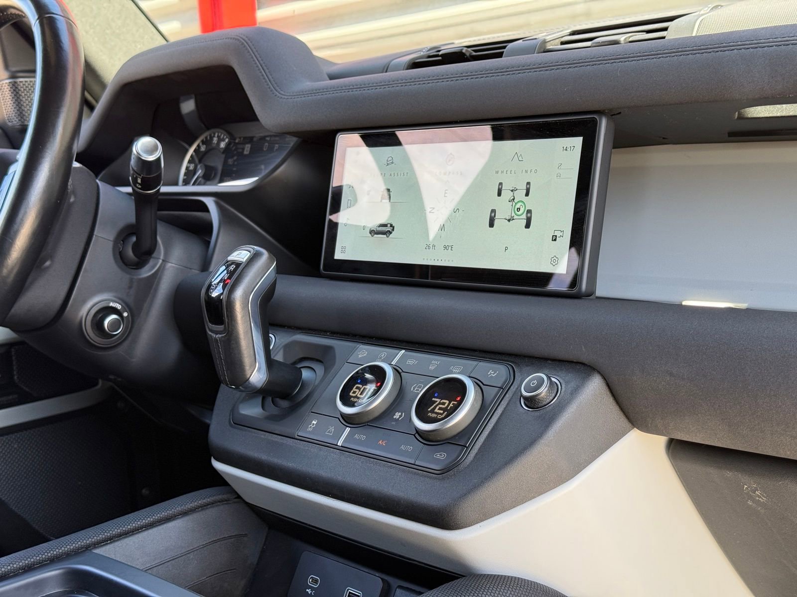Used 2022 Land Rover Defender 110 X-Dynamic SE AWD/4WD image 23