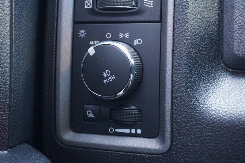 Used 2015 RAM 1500 Express AWD/4WD image 36