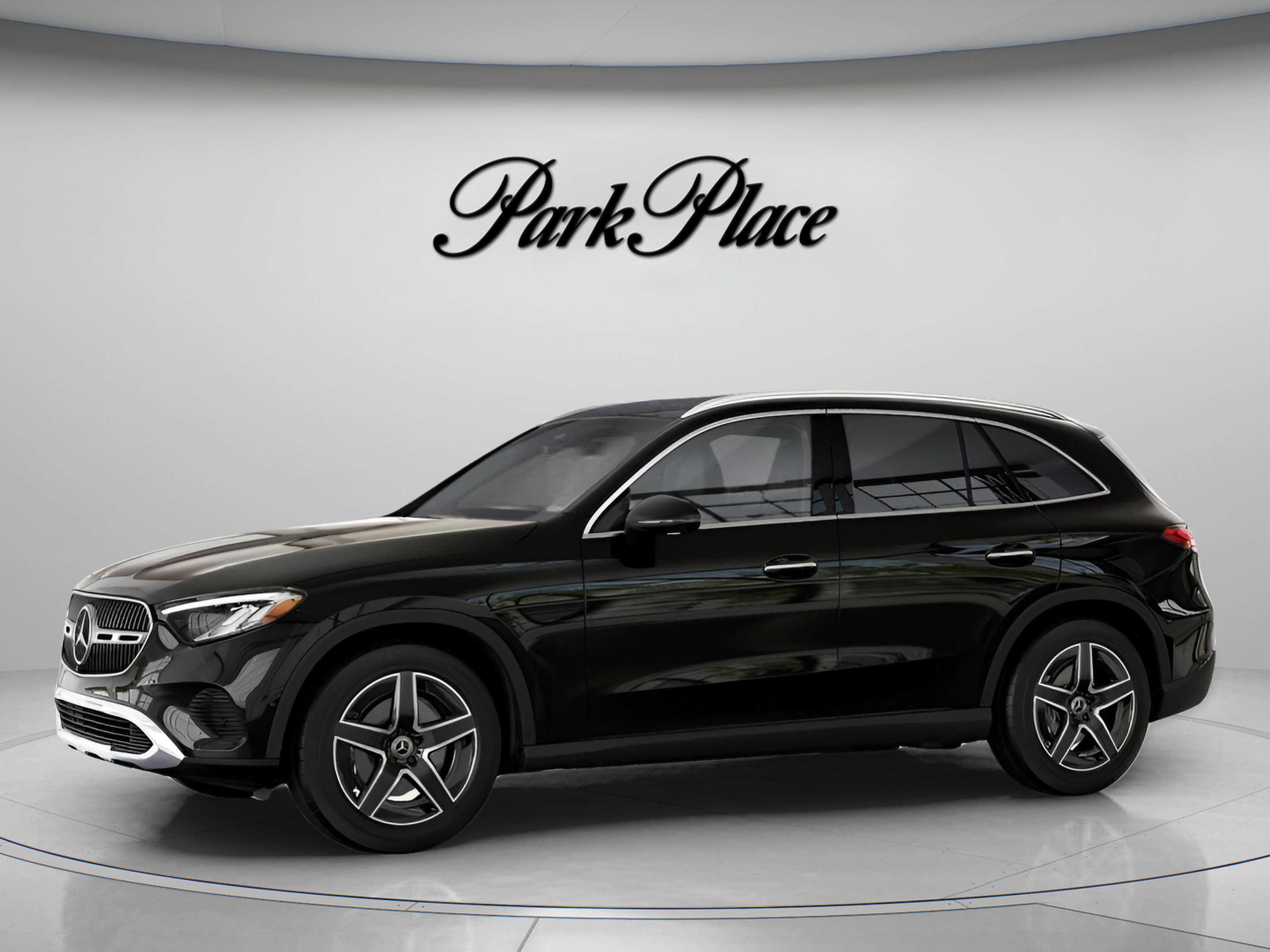 Used 2026 Mercedes-Benz GLC 300 4MATIC image 3
