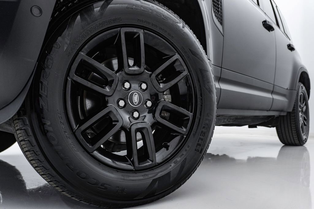 Used 2025 Land Rover Defender 110 S image 5