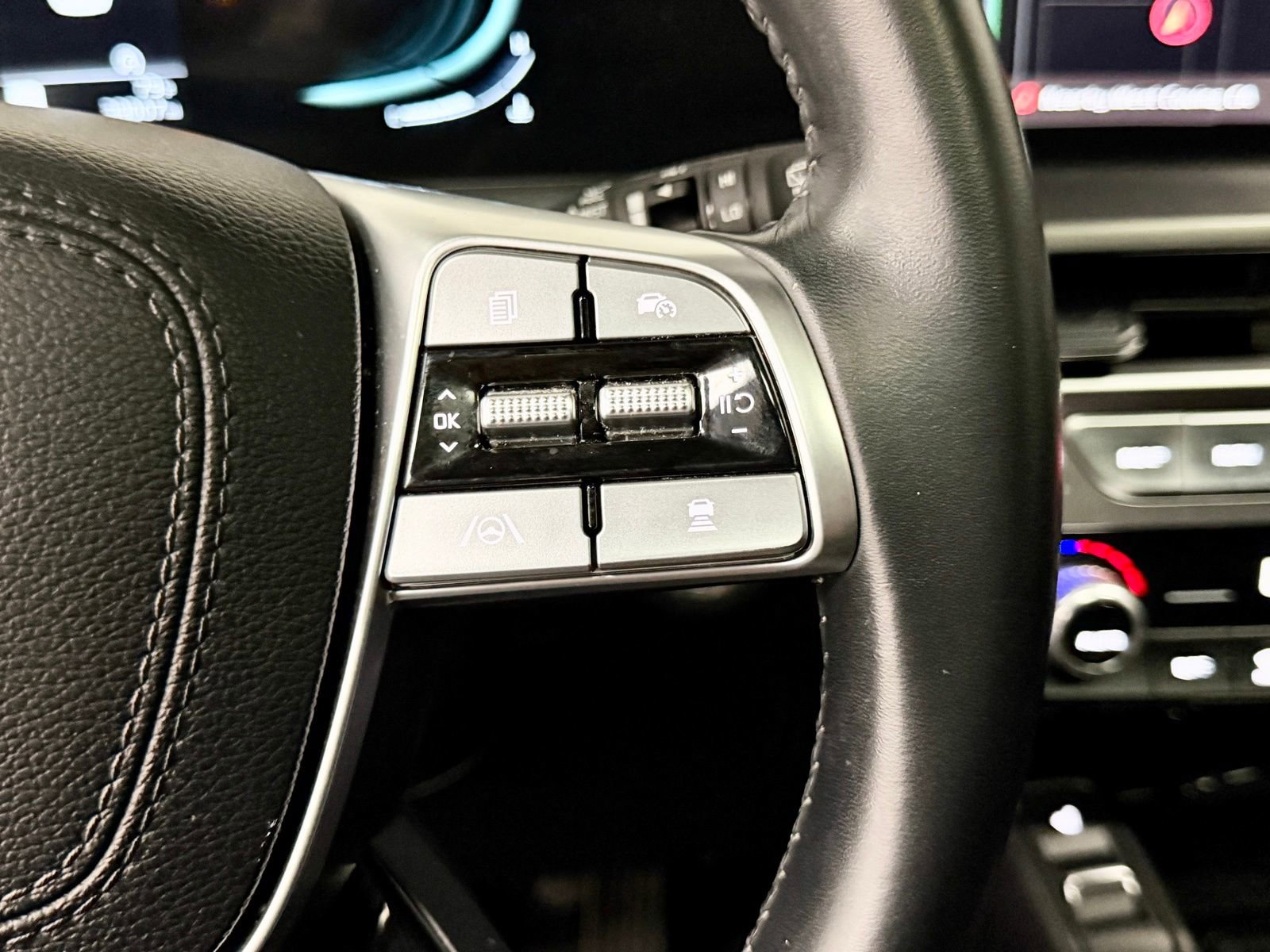 Used 2025 Kia Telluride S image 29