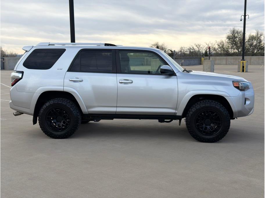 Used 2017 Toyota 4Runner SR5 image 9