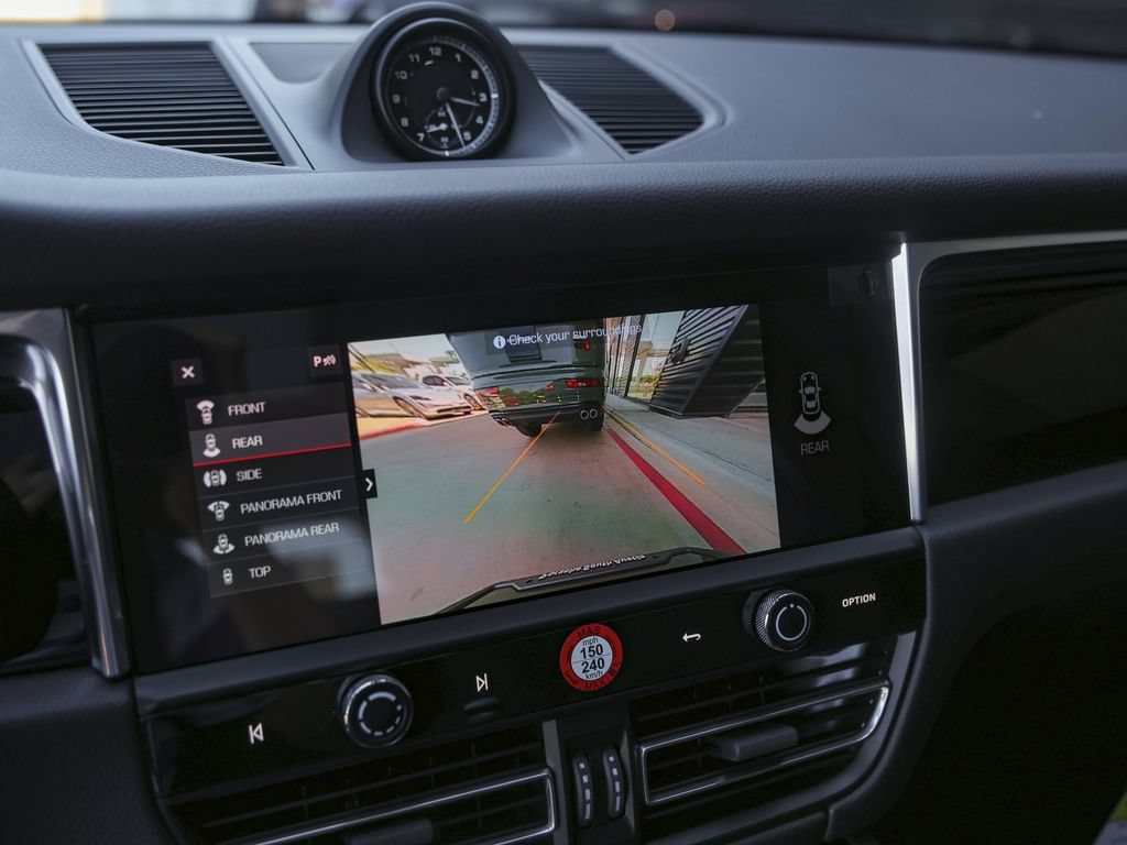 New 2025 Porsche Macan AWD/4WD image 24
