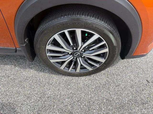 Used 2023 Nissan Kicks SR FWD image 27