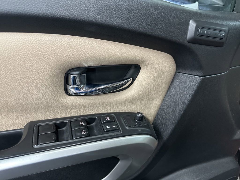Used 2016 Nissan Titan SL AWD/4WD image 20