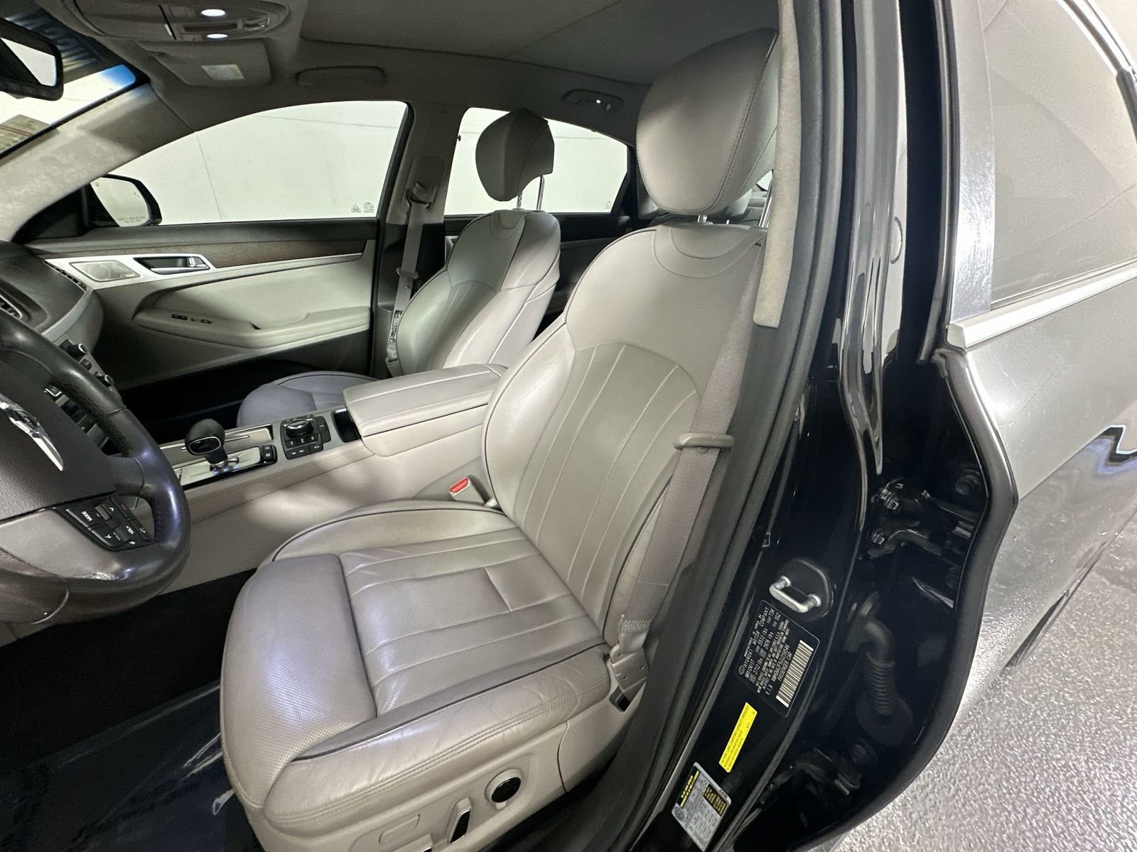 Used 2018 Genesis G80 5.0 Ultimate image 15