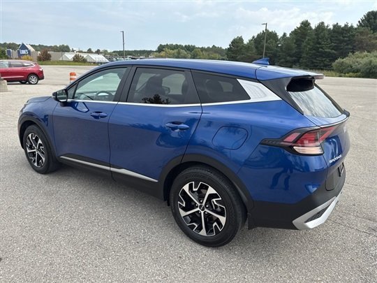 Used 2023 Kia Sportage EX image 5