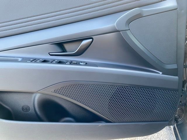 New 2025 Hyundai Elantra Hybrid FWD image 21