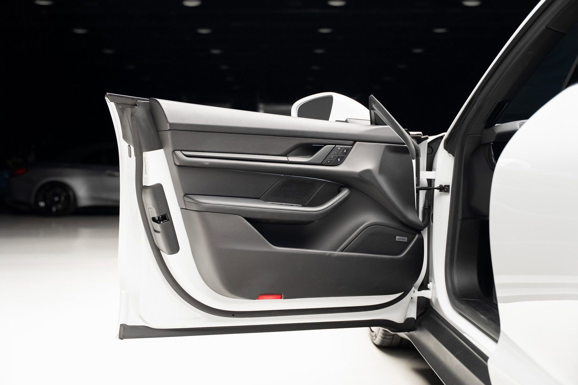 Used 2022 Porsche Taycan image 49