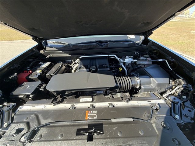 Certified 2024 Chevrolet Colorado ZR2 w/ ZR2 Convenience Package III image 29