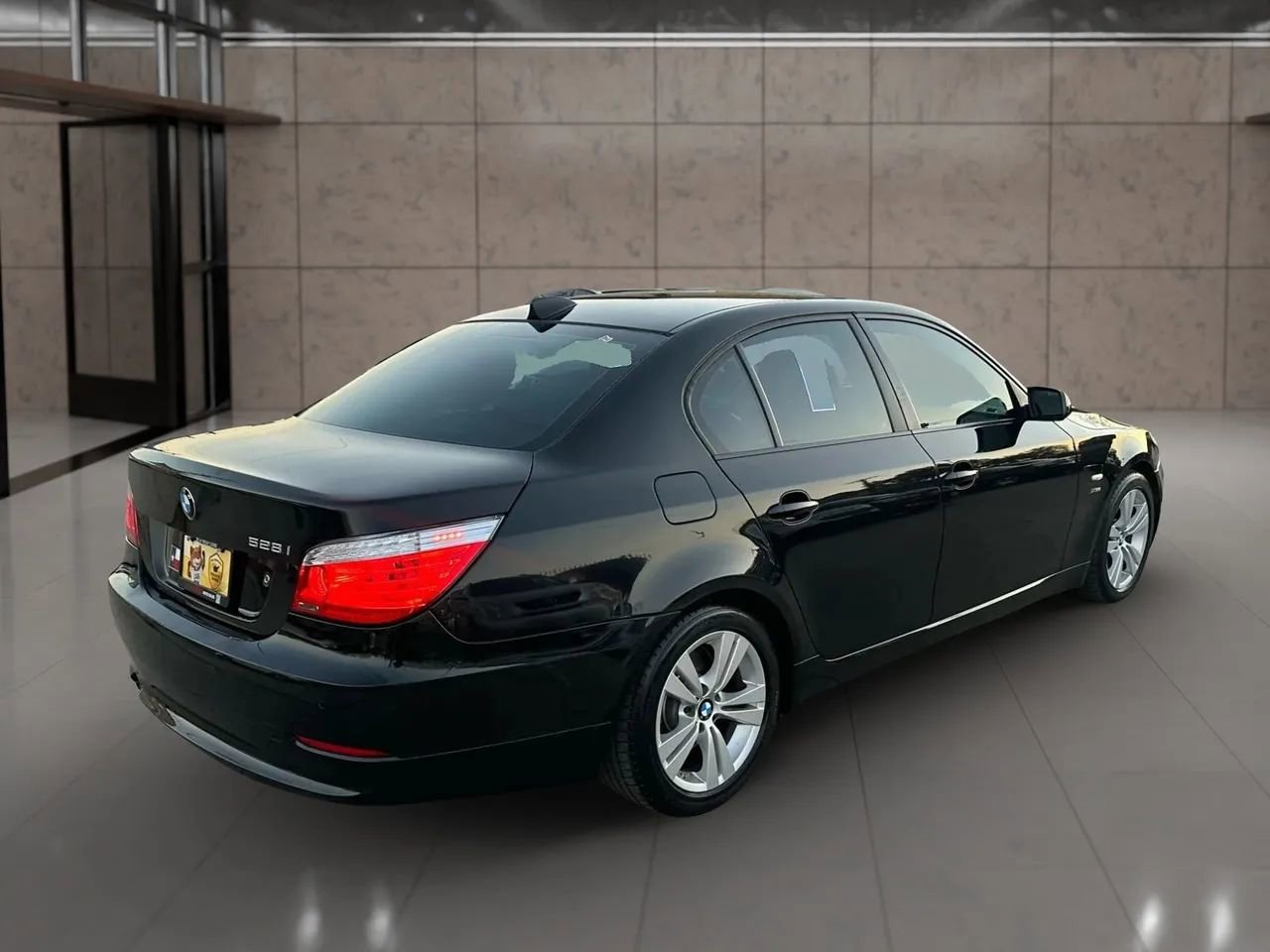 Used 2010 BMW 528i xDrive Sedan image 8