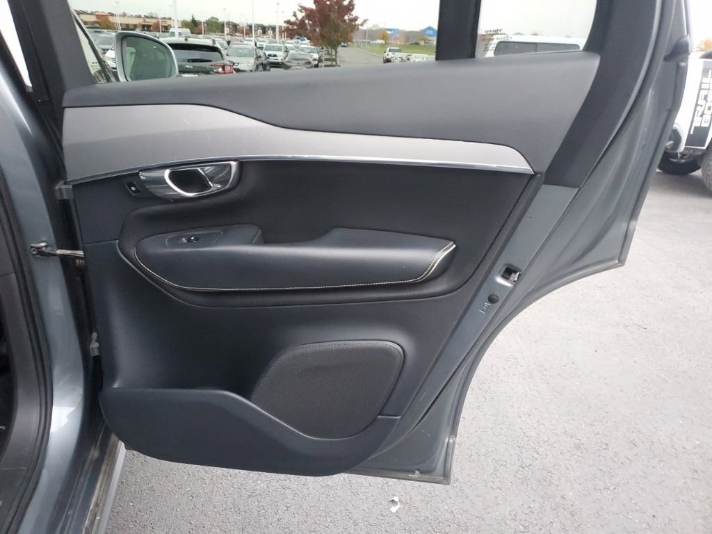 Used 2016 Volvo XC90 T6 R-Design w/ Vision Package image 30