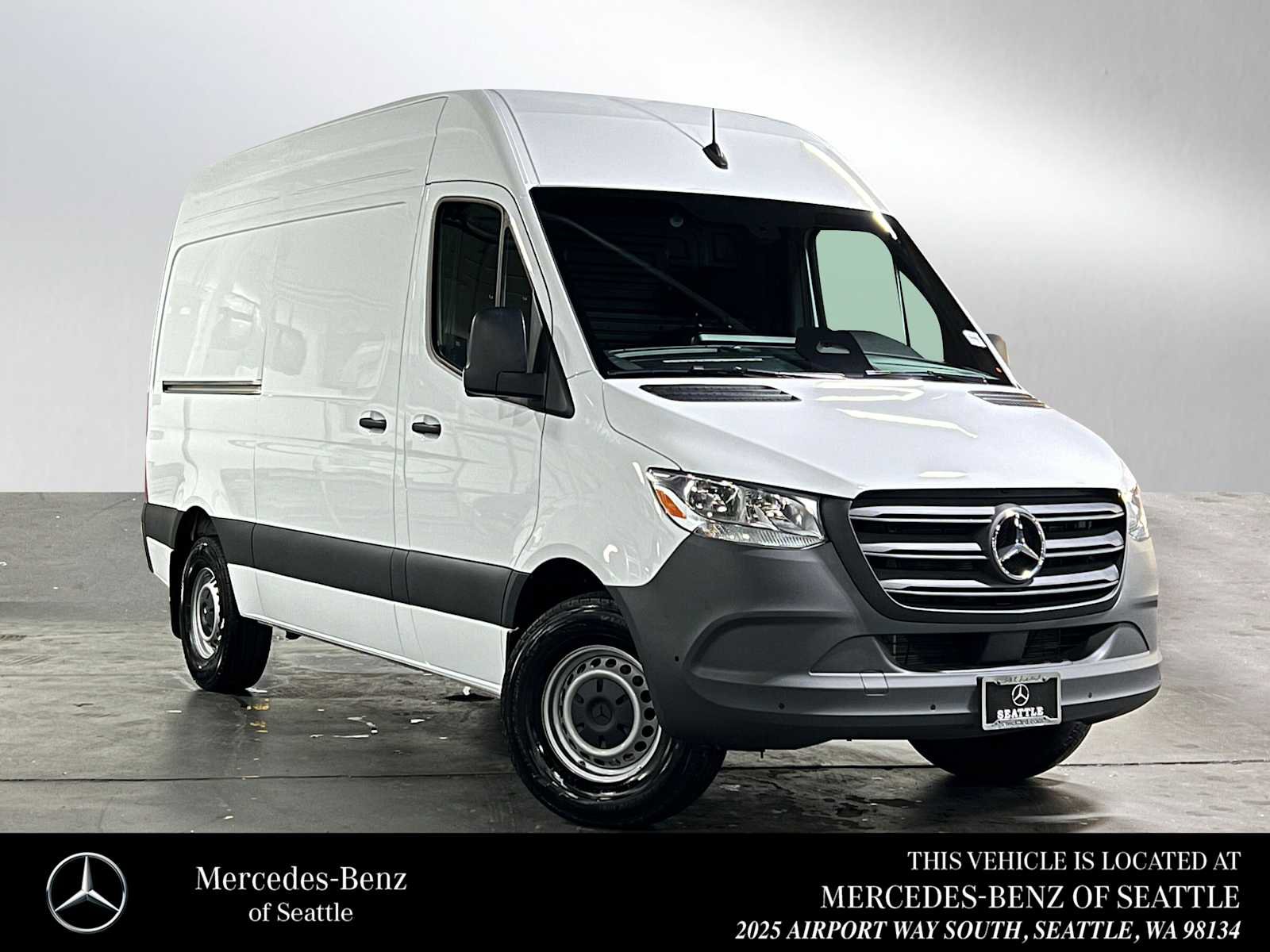 Used 2025 Mercedes-Benz Sprinter 2500 image 1