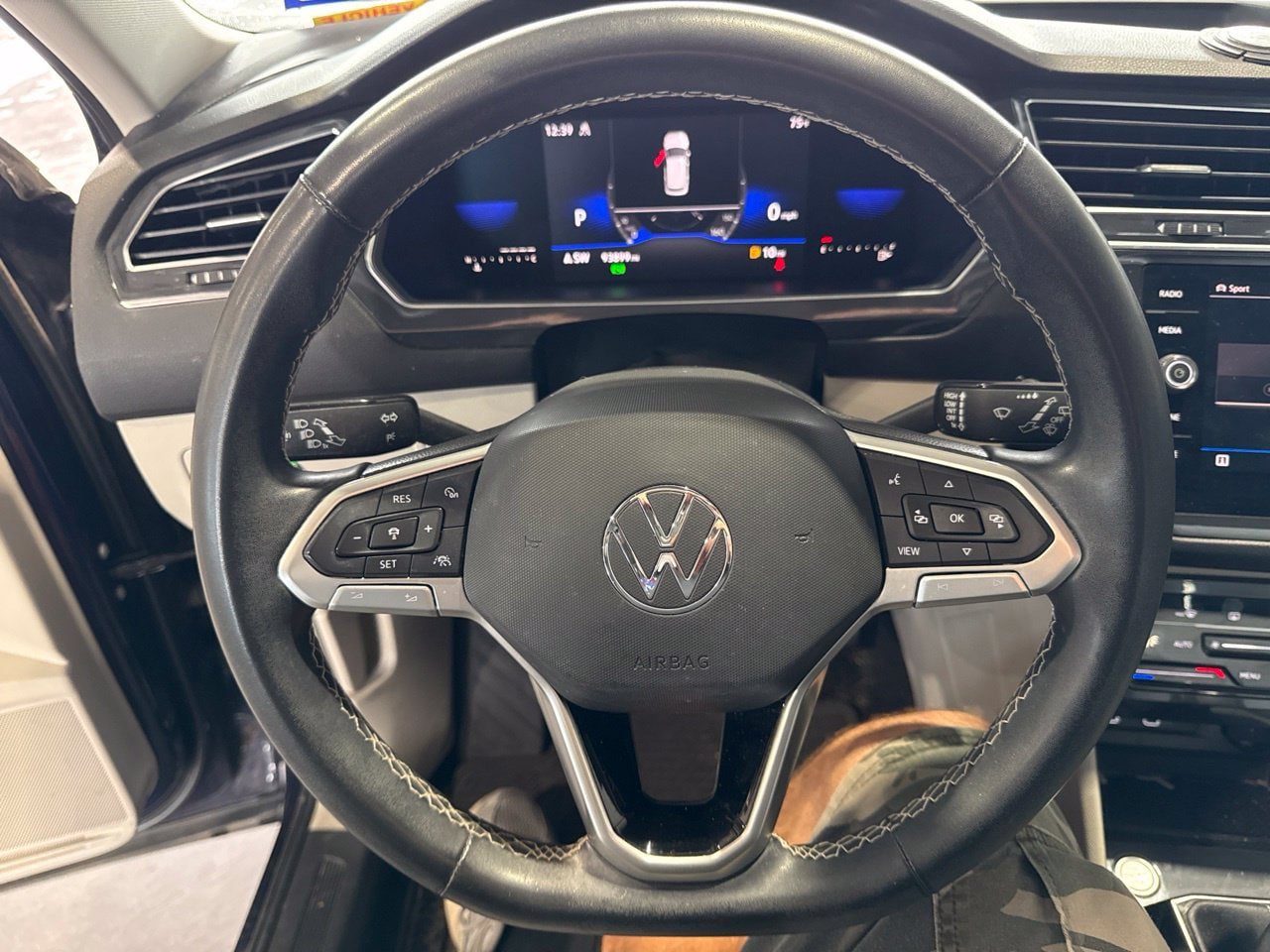 Used 2023 Volkswagen Tiguan SE AWD/4WD image 21