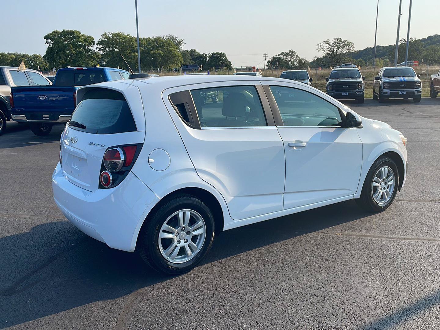 Used 2015 Chevrolet Sonic LT FWD image 5