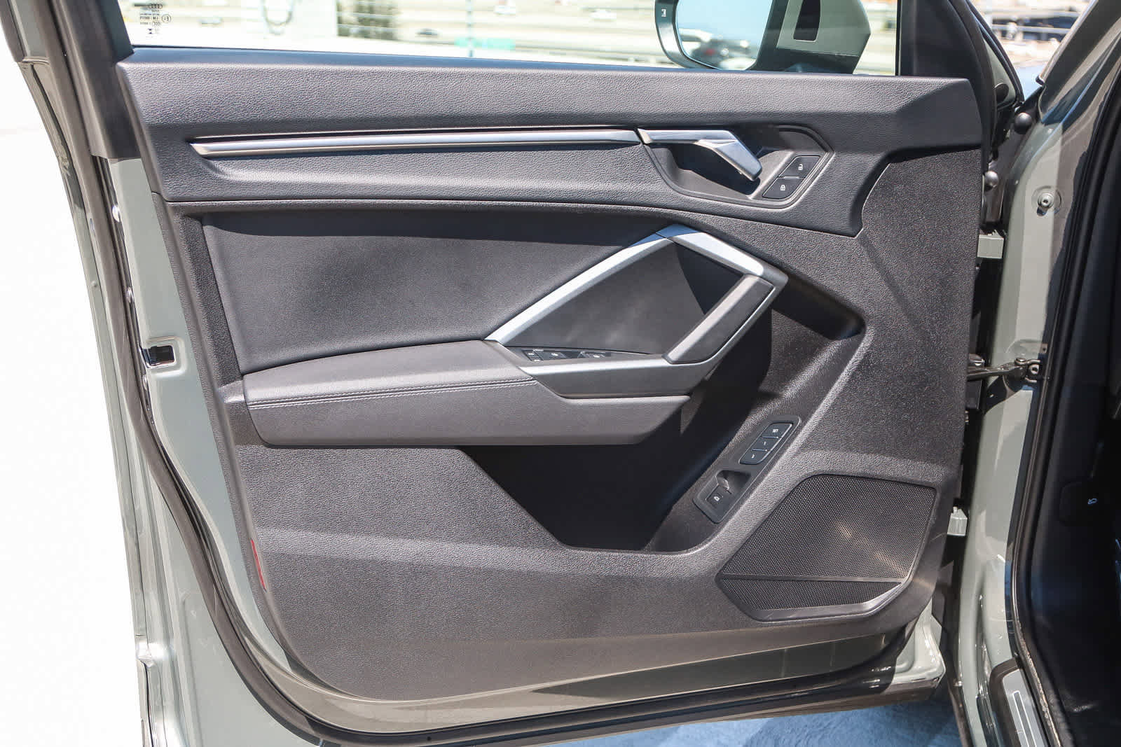 Used 2025 Audi Q3 2.0T Premium w/ Convenience Package image 31